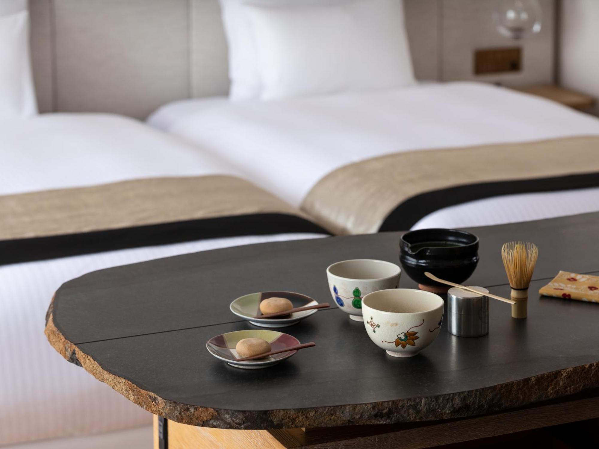 Hotel The Celestine Kyoto Gion Exterior foto A tea set